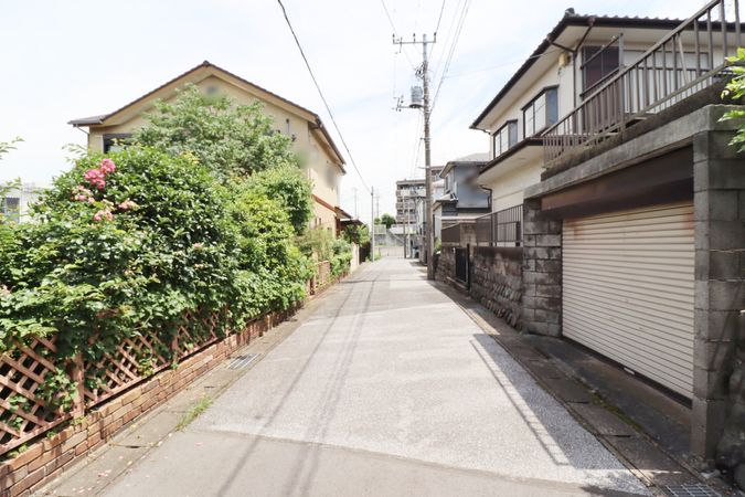 都町5丁目土地(古家有) 前面道路含む外観 都町5丁目土地(古家有) 前面道路含む外観