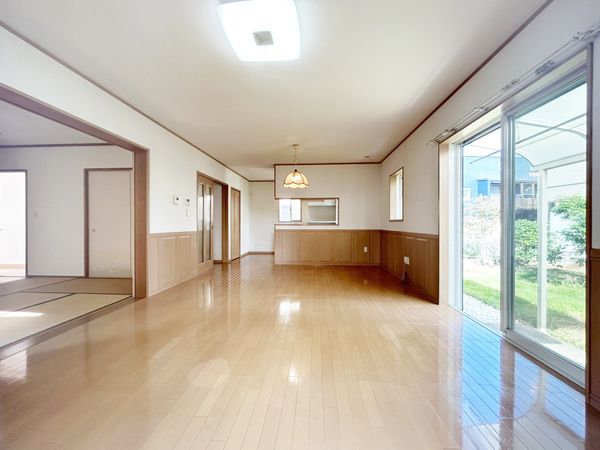 ちはら台西1丁目戸建 リビング