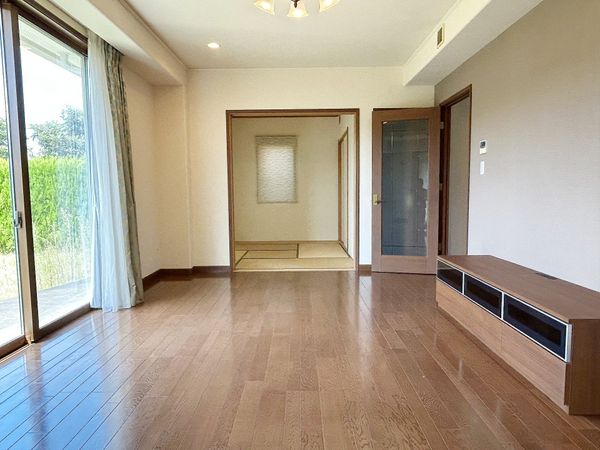 あすみが丘9丁目戸建 リビング