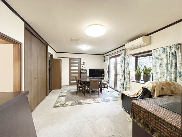 五井西5丁目 戸建 リビング