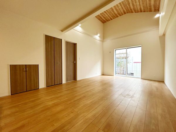 東国分寺台4丁目新築戸建 リビング