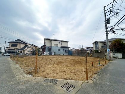 村田町 新築戸建2号棟 前面道路含む外観