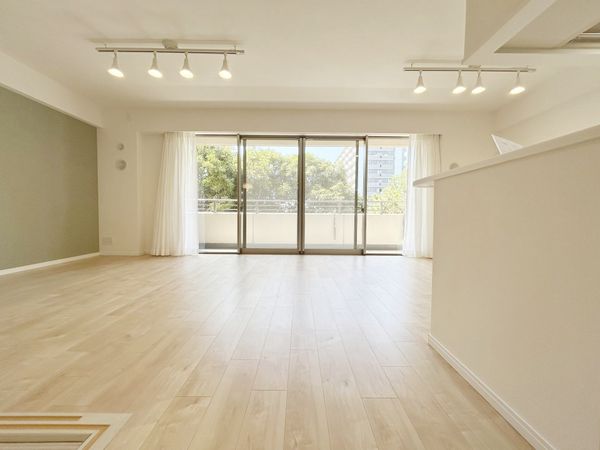 The NOBUTO HILLS FOREST COURT リビング The NOBUTO HILLS FOREST COURT リビング