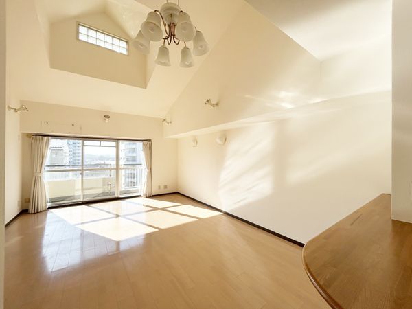 プラザ学園前 10号棟 リビング プラザ学園前 10号棟 リビング