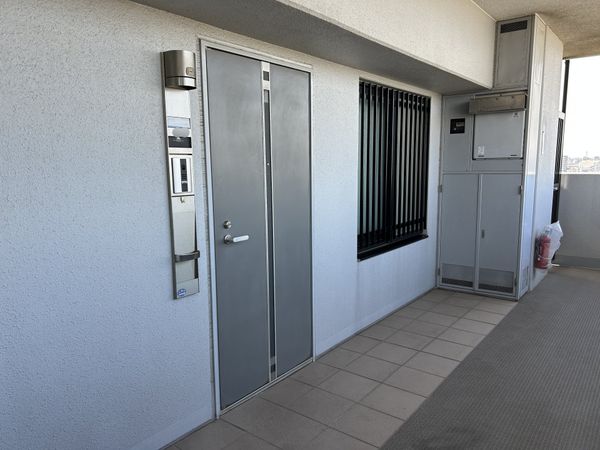 ロイヤルコート京葉蘇我 参番館 玄関