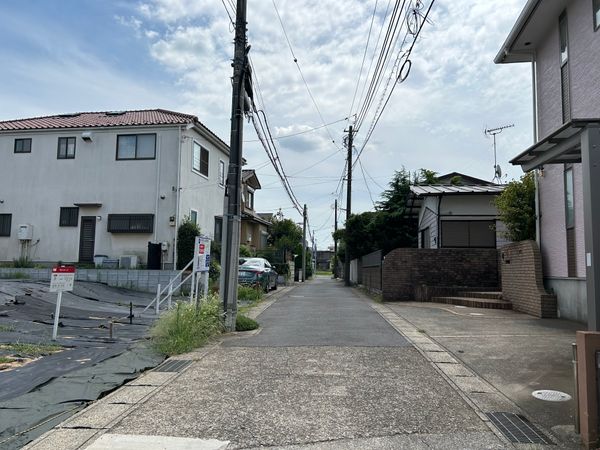 前面道路含む外観