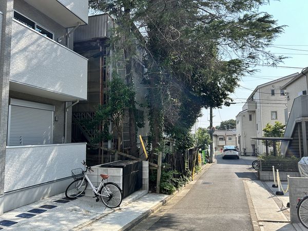 前面道路含む外観