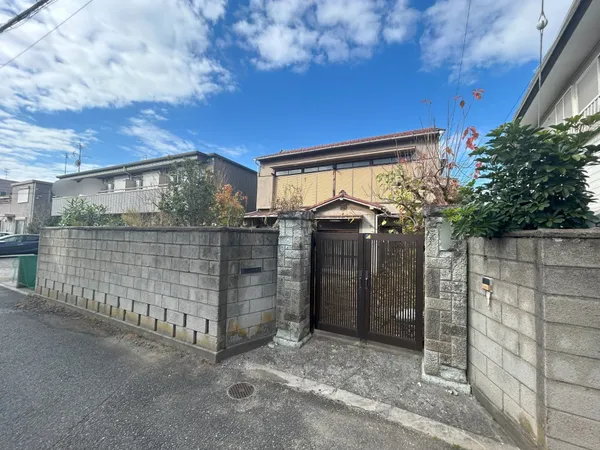 京成電鉄千葉線『京成稲毛』駅徒歩２分の好立地の土地になります。