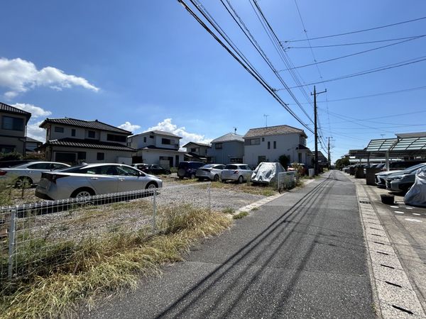 前面道路含む外観