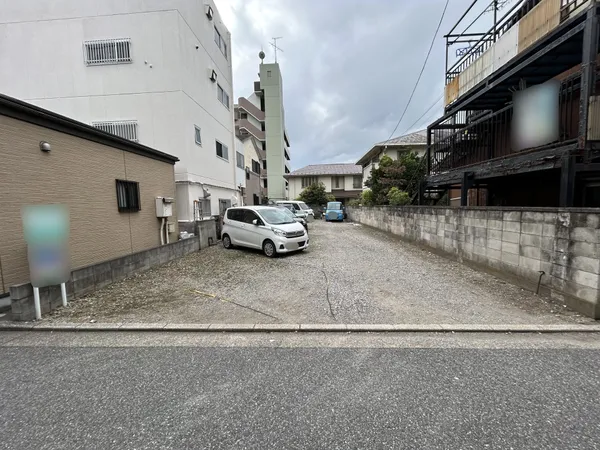 京成電鉄千葉線『みどり台』駅徒歩４分、ＪＲ総武本線『西千葉』駅徒歩７分の好立地。