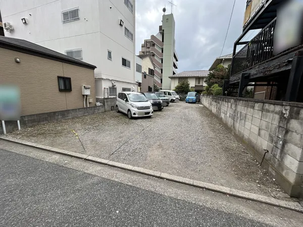 建築条件は付いておりませんので、お客様のお好きなハウスメーカー等で建物を建築できます。