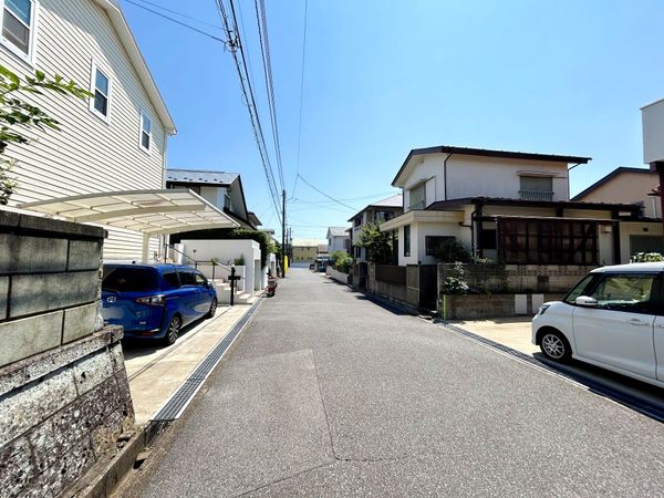 前面道路含む外観