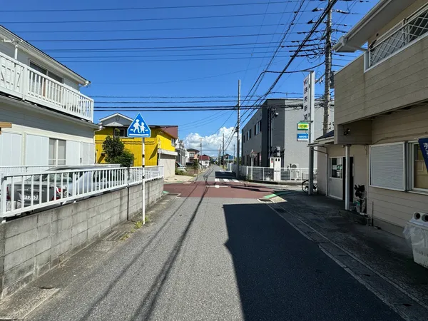 前面道路含む外観