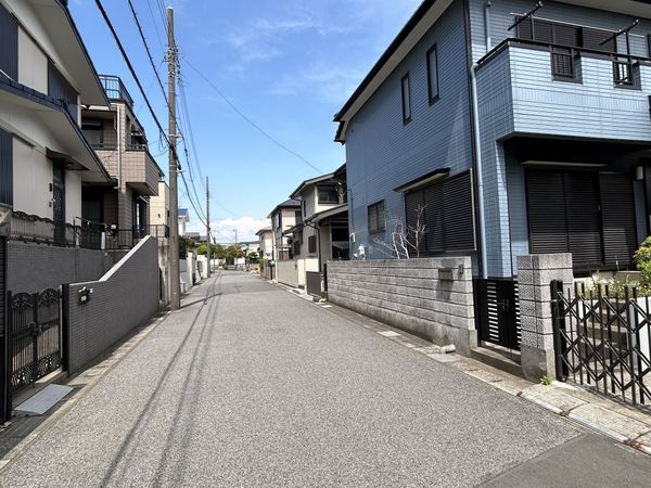 萩台町戸建 前面道路含む外観 萩台町戸建 前面道路含む外観