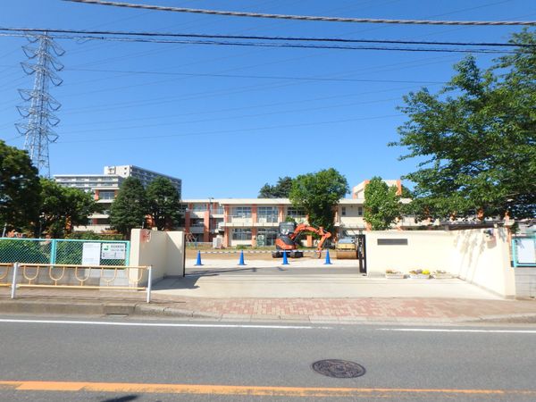 天台4丁目新築戸建 G号棟 千葉市立千草台小学校(約240m) 天台4丁目新築戸建 G号棟 千葉市立千草台小学校(約240m)
