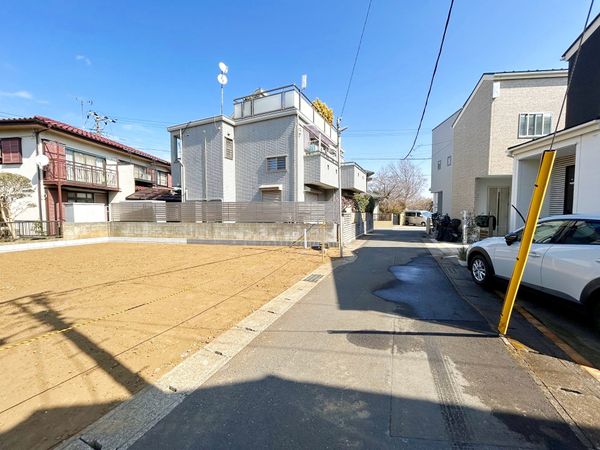 小仲台9丁目新築戸建 前面道路含む外観 小仲台9丁目新築戸建 前面道路含む外観