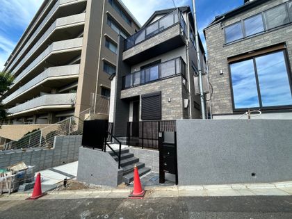 稲毛東2丁目新築戸建 前面道路含む外観