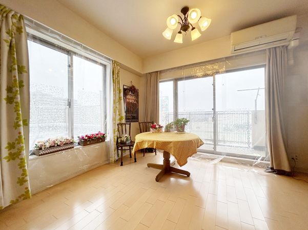 ザ・クイーンズガーデン稲毛 リビング ザ・クイーンズガーデン稲毛 リビング