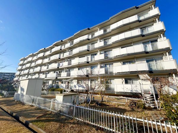 稲毛高浜南団地 17号棟 外観 稲毛高浜南団地 17号棟 外観