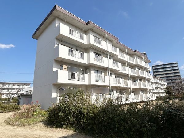 稲毛団地 8号棟 外観 稲毛団地 8号棟 外観