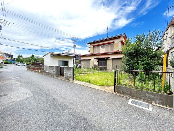 前面道路含む外観