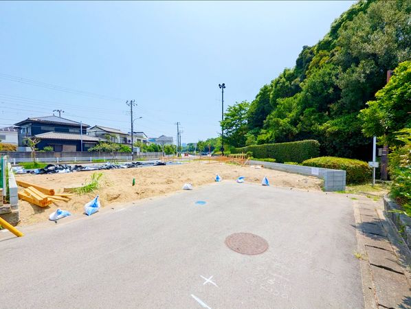 香澄6丁目 新築戸建3号棟 前面道路含む外観 香澄6丁目 新築戸建3号棟 前面道路含む外観
