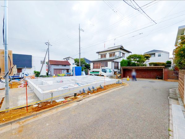 前面道路含む外観