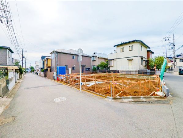 田喜野井6丁目 新築戸建A号棟 前面道路含む外観 前面道路含む外観