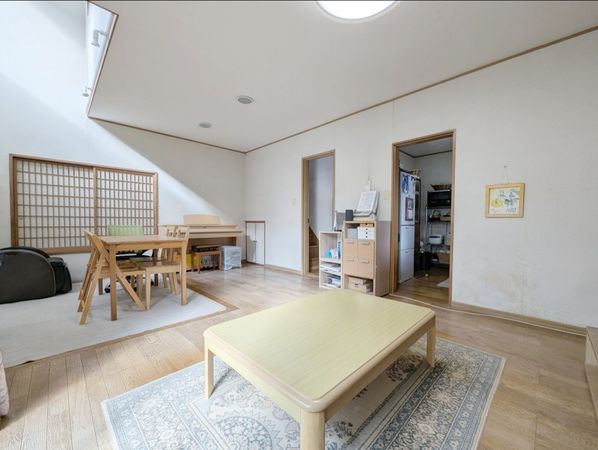 田喜野井一丁目戸建 リビング