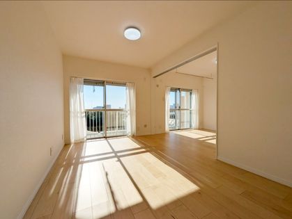 ソフトタウン谷津遊園 2号棟 リビング