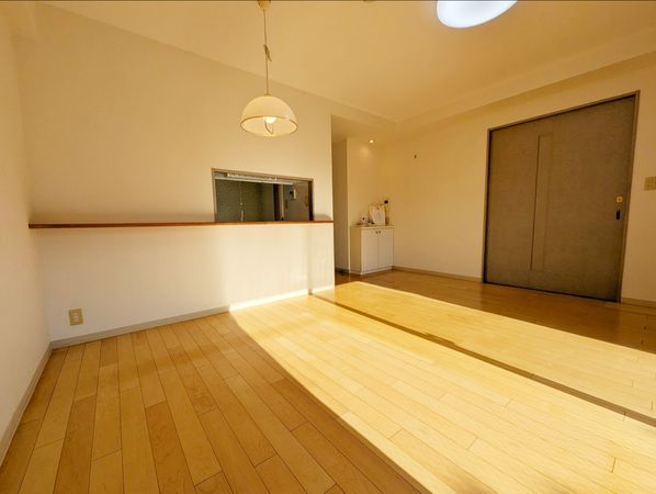 津田沼東パーク・ホームズ2番館 リビング