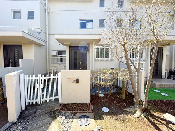 屋敷タウンハウス 2号棟 玄関 屋敷タウンハウス 2号棟 玄関