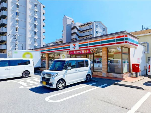津田沼屋敷パーク・ホームズ セブンイレブン習志野屋敷店（約120ｍ）