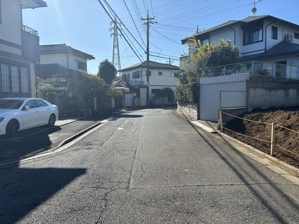 前面道路含む外観
