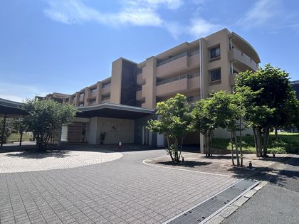 アルファグランデ成田六番街アレイコート エントランス
