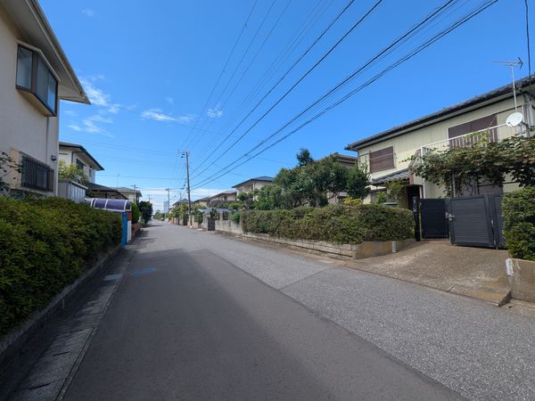 磯辺3丁目 古家付売地 前面道路含む外観 磯辺3丁目 古家付売地 前面道路含む外観