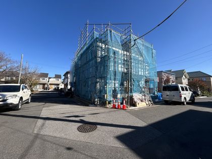 磯辺2丁目新築戸建 前面道路含む外観