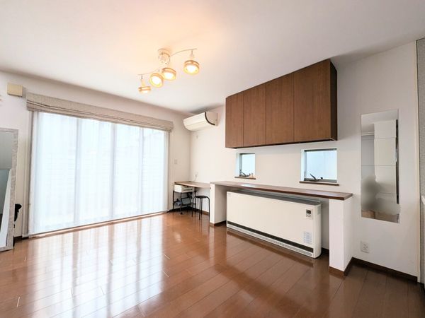 花園町戸建 リビング