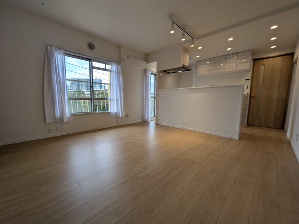 東建ニューハイツ検見川 リビング