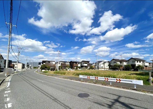 南西側道路幅員約13.0ｍ