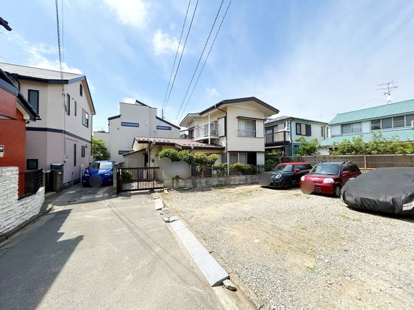 前面道路含む外観