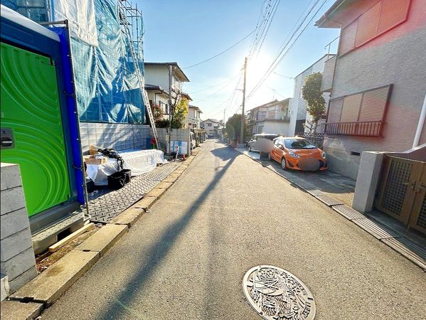 船橋市飯山満町3丁目 新築戸建 1号棟 前面道路含む外観