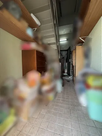 １階玄関内側