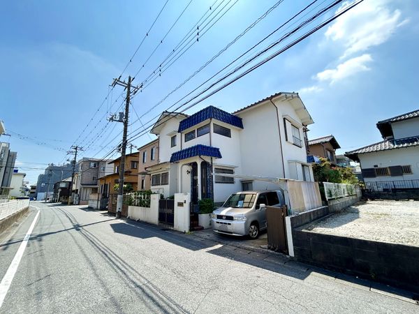 前面道路含む外観