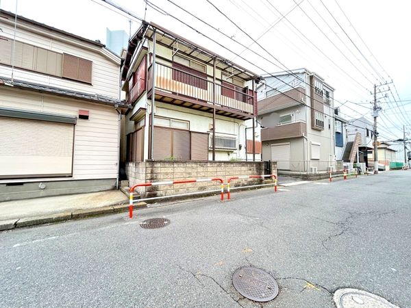 前面道路含む外観
