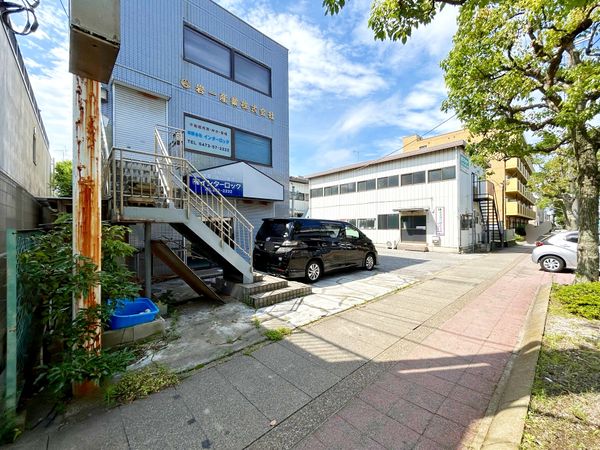 欠真間2丁目 土地 前面道路含む外観 欠真間2丁目 土地 前面道路含む外観