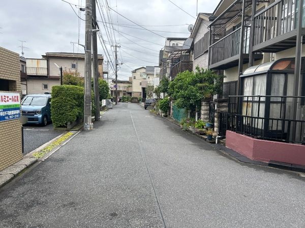 前面道路含む外観