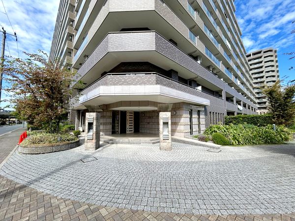 ガーデナヴィルラグナ市川妙典 エントランス