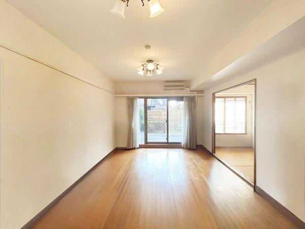 ルイシャトレ市川妙典 リビング