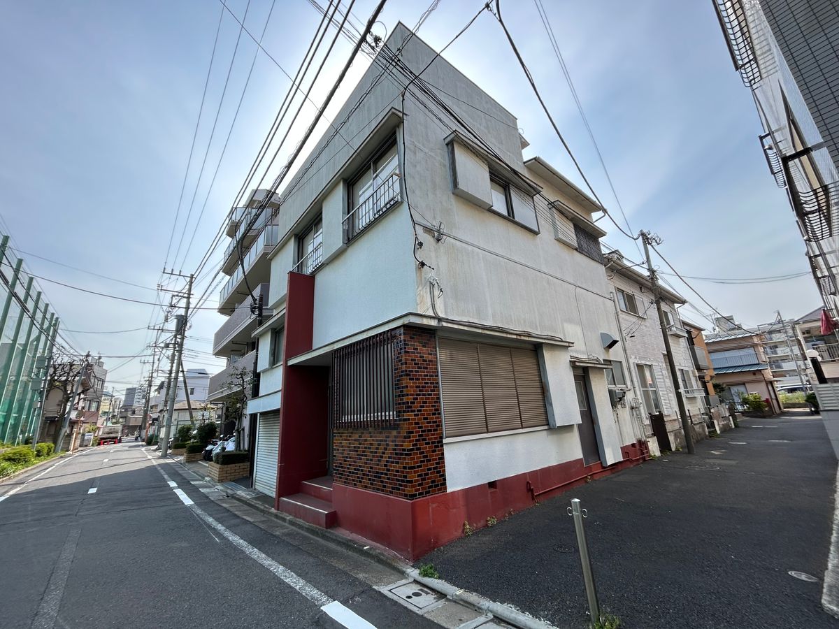 前面道路含む外観